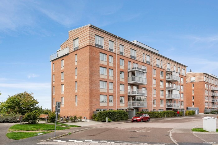 12513489_25-328-16_photo_web