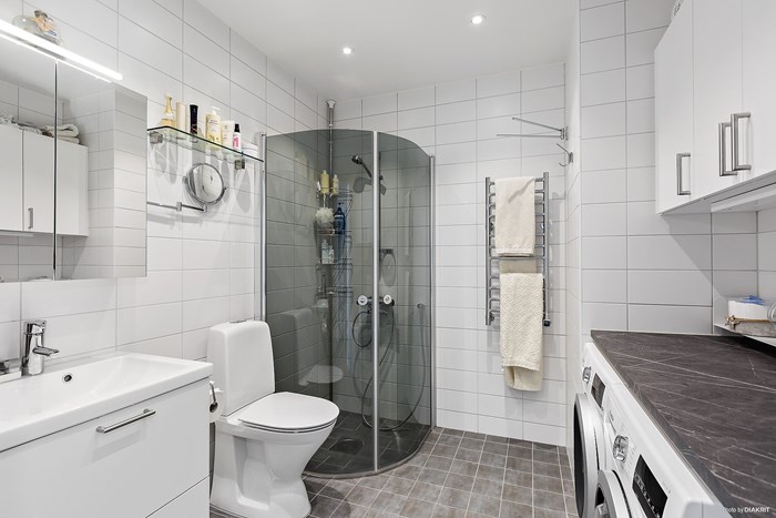 12329086_16-328-16_photo_web